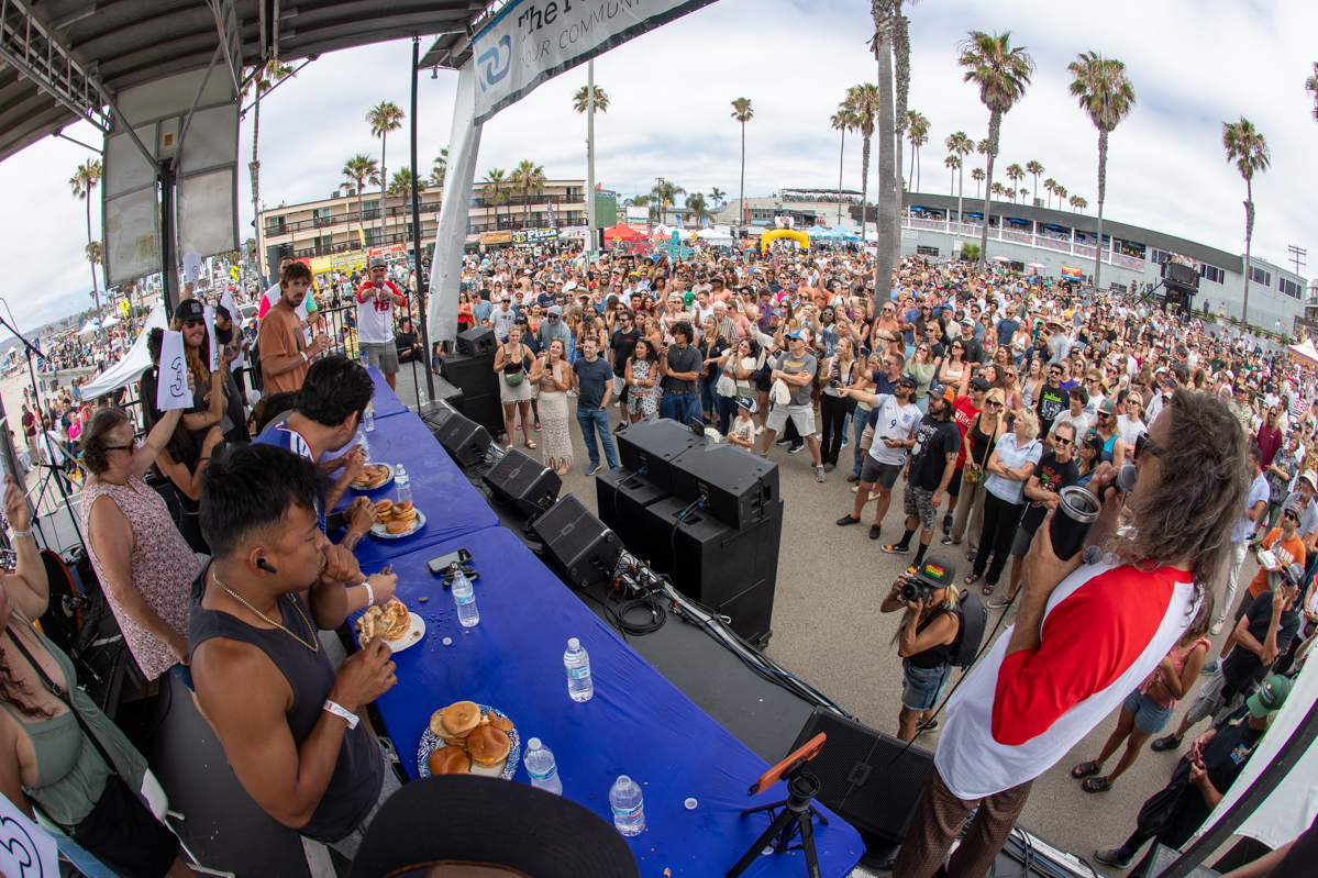 Hodad's Burger Eating Contest