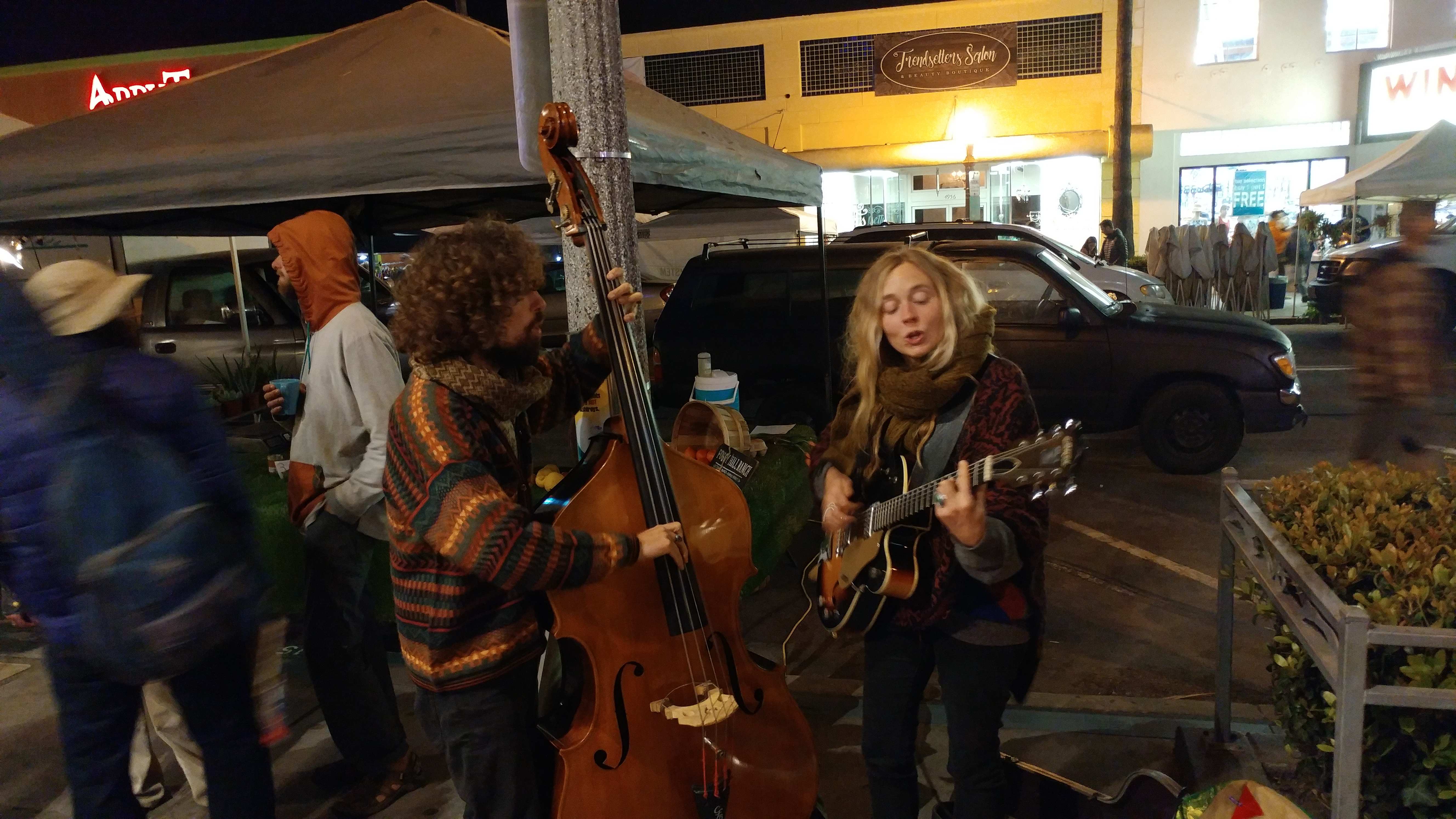 Street Performers at the OB Farmers Market