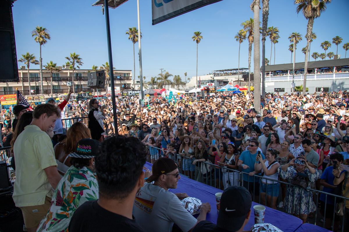 Photo of: 2025 Hodads Burger Eating Competition