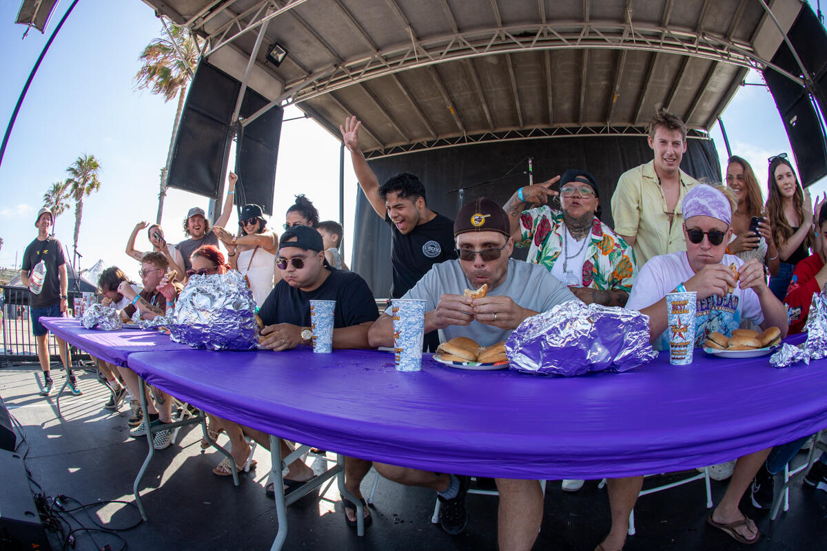 Photo of: 2025 Hodads Burger Eating Competition