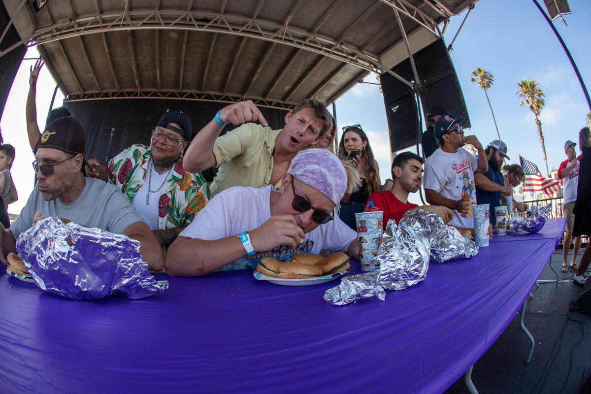Photo of: 2025 Hodads Burger Eating Competition
