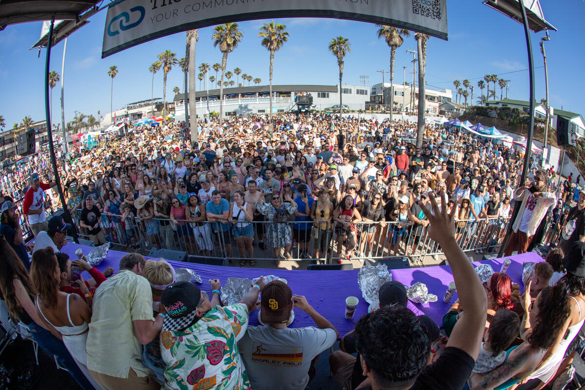 Photo of: 2025 Hodads Burger Eating Competition