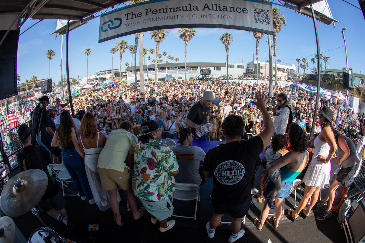 Photo of: 2025 Hodads Burger Eating Competition
